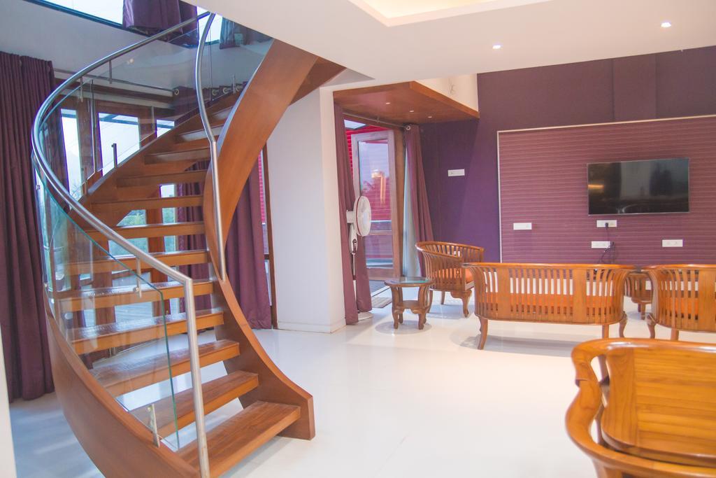 Gulmohar - Luxurious Penthouse Family Rooms Kolhapur Dış mekan fotoğraf